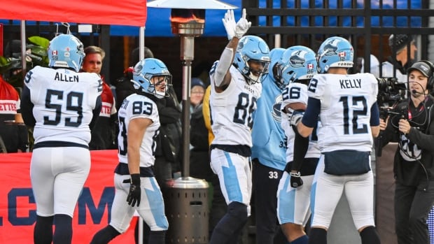 Argos get revenge on Als to reach Grey Cup game, but lose QB Kelly to injury | CBC Sports